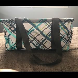 Medium utility tote with lid!